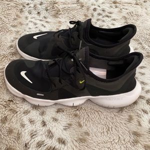 Women’s Nike Free 5.0’s Size 8